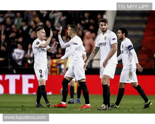 克拉斯与瓦伦西亚激战正酣谁能在这场对决中笑到最后