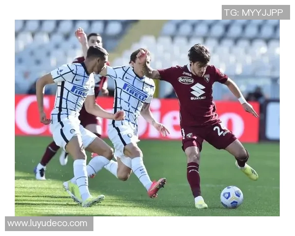 前进鹰与罗达JC激战正酣谁能在赛场上笑到最后