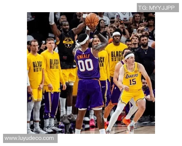 湖人队与活塞队加时赛激战回顾球迷心潮澎湃的精彩瞬间